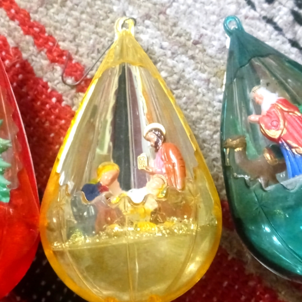 Jewelbrite Diorama Teardrop Ornaments